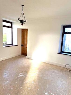 Heol Y Banc, Bancffosfelen, Llanelli, SA15 - Photo 1