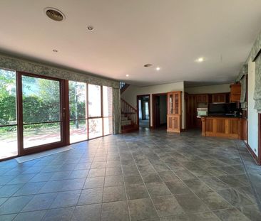 28 McGuire Cres, Williamstown, Vic 3016 - Photo 6