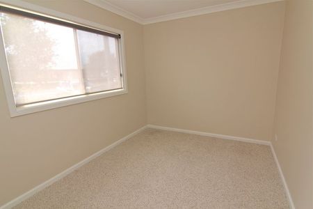 Quaint Cottage - Fantastic Location - Photo 4