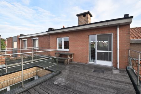 Gezellige woning met terras nabij het centrum van Nieuwkerken-Waas - Photo 3