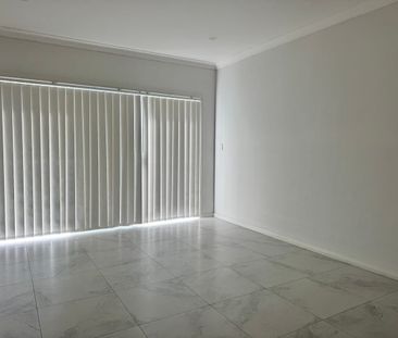 BRAND NEW 3 BEDROOM GRANNY FLAT - Photo 1