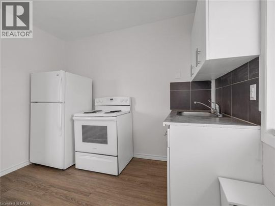7 MAITLAND Street Unit# UPPER, Thorold, Ontario, L2V3A4 - Photo 1