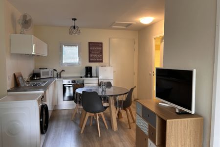 MALLEMORT - DOMAINE DE PONT ROYAL. T2 de 33m2 meublé face au - Photo 2