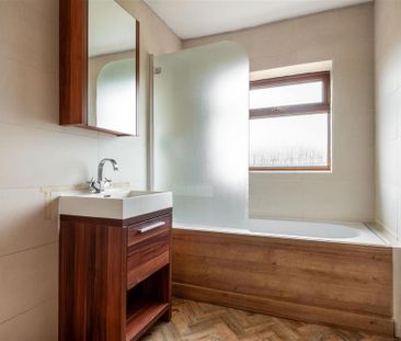 2 bedroom semi-detached house to rent - Photo 6