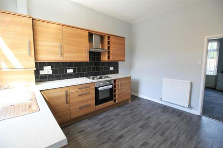 4 bedroom terraced house to rent - Photo 5