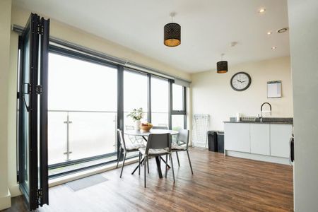 2 bedroom flat to rent - Photo 5