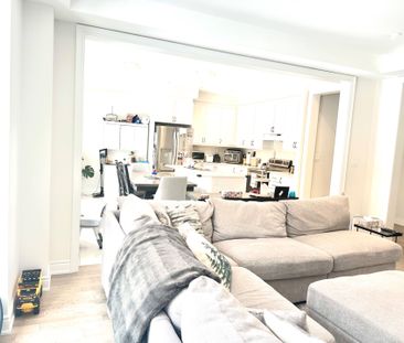 For Lease - 38 Kenneth Rogers Crescent, East Gwillimbury, Ontario - Photo 2