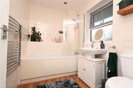 Constantine Way, Basingstoke, Hampshire, RG22 - Photo 2