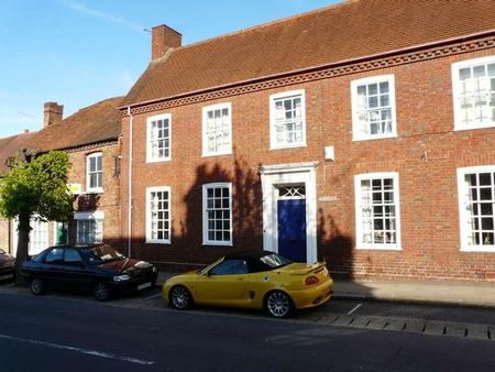 High Street, Hungerford, RG17 - Photo 4