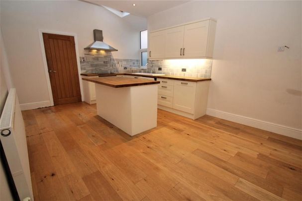 2 bedroom house to rent - Photo 1