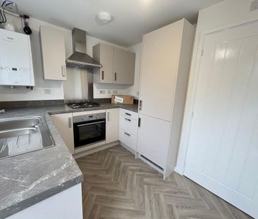 3 bedroom semi-detached house to rent - Photo 2