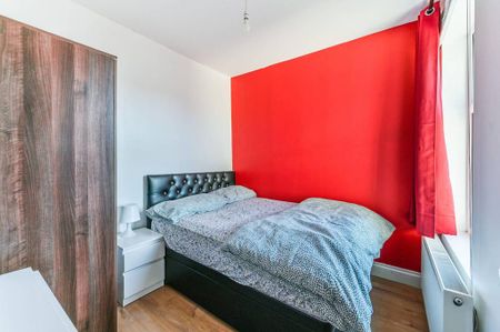 4 bedroom semi-detached house to rent - Photo 2