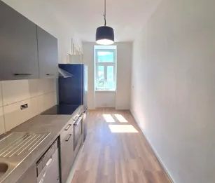 SANIERTE GROßARTIGE 2-ZIMMER-WOHNUNG - SOFORTBEZUG - IDEAL FÜR STUDENT ODER PAAR - Foto 2
