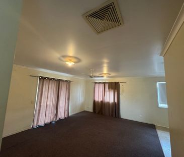 Spacious 3-Bedroom Home with Stunning Views! - Photo 3