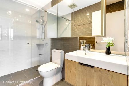 “LIVE IN THE HEART OF WEST END - MODERN APARTMENT CLOSE TO EVERYTHING YOU NEED” - Photo 5