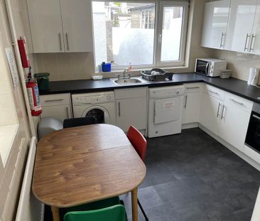 5 bedroom house to rent - Photo 1