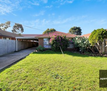 Stunning Family Home in Altona Meadows! - Photo 2