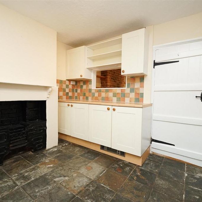 2 bedroom house to rent - Photo 1