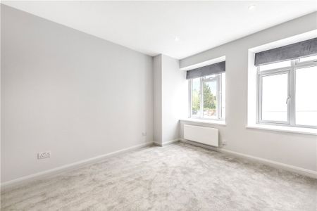 Queens Road, Weybridge, Surrey, KT13 9DL - Photo 2