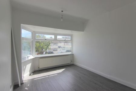 4 bedroom terraced house to rent - Photo 5