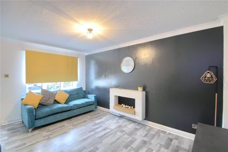 2 bedroom semi-detached house to rent - Photo 2