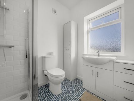 Middlewood Road, Aughton - Photo 2