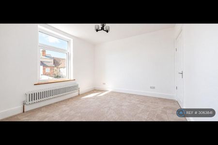2 bedroom detached house to rent - Photo 4