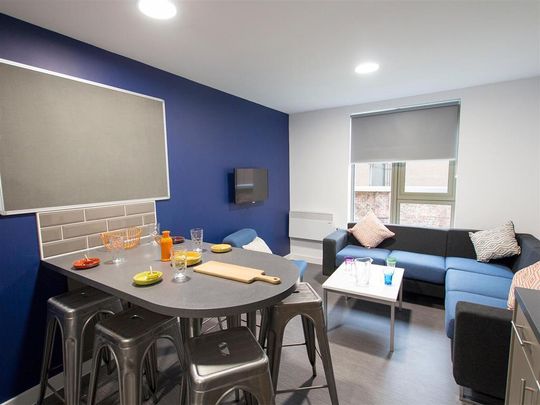 1 bedroom in a flat share to rent - Photo 1