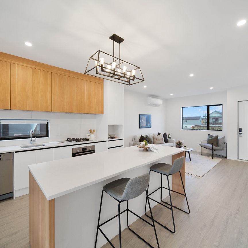 Nice and New in Opaheke - Photo 1