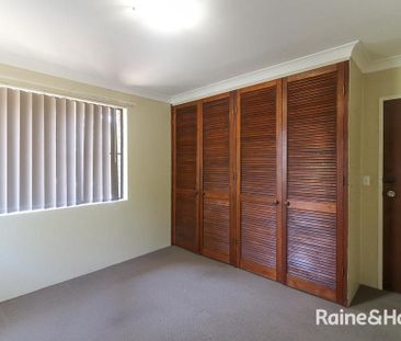 Spacious 2 Bedroom in Prime Location ! - Photo 3