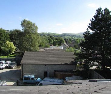 Market Street, Chapel-En-Le-Frith - Photo 5