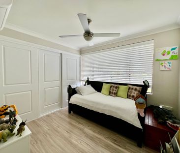 Executive-Style Family Living with Picturesque Views! - Photo 4