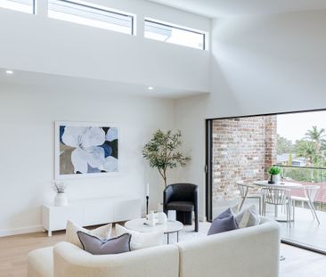 Effortless Elegance Meets Relaxed Coastal Comfort - Photo 2