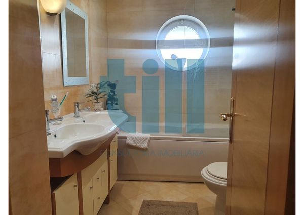 Apartamento T4 em Porto