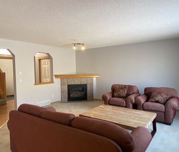 82 Edgeridge Close NW, Calgary - Photo 4