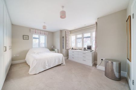 4 bedroom detached house to rent - Photo 3