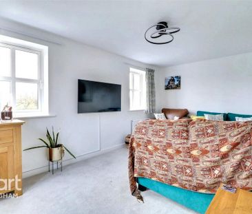 4 bedroom detached house to rent - Photo 2