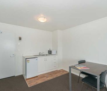Studio Unit - With Balcony! - Photo 4