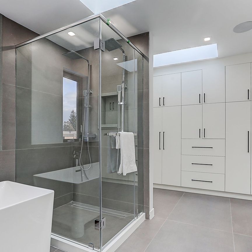 For Lease - 15 Holborne Avenue Unit# ROOM 1, Toronto, Ontario - Photo 1