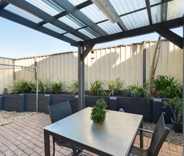 2/6-8 Melinda Grove, Lake Heights NSW 2502, Lake Heights - Photo 2