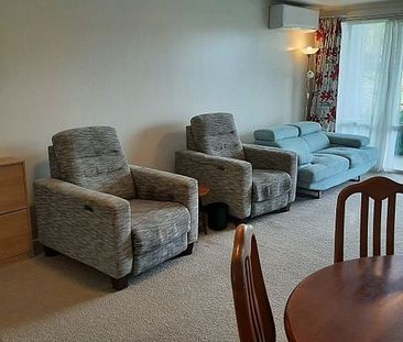 Lovely Fully Furnished Apartment with Pool and Gym - Photo 2