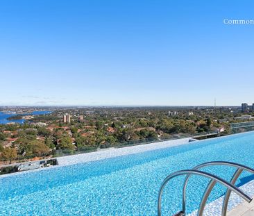 Executive Designer Apartment ** Available Now ** - Photo 2