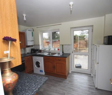 2 bedroom semi-detached house to rent - Photo 5