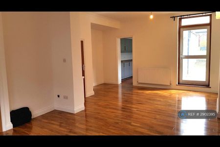 3 bedroom terraced house to rent - Photo 2