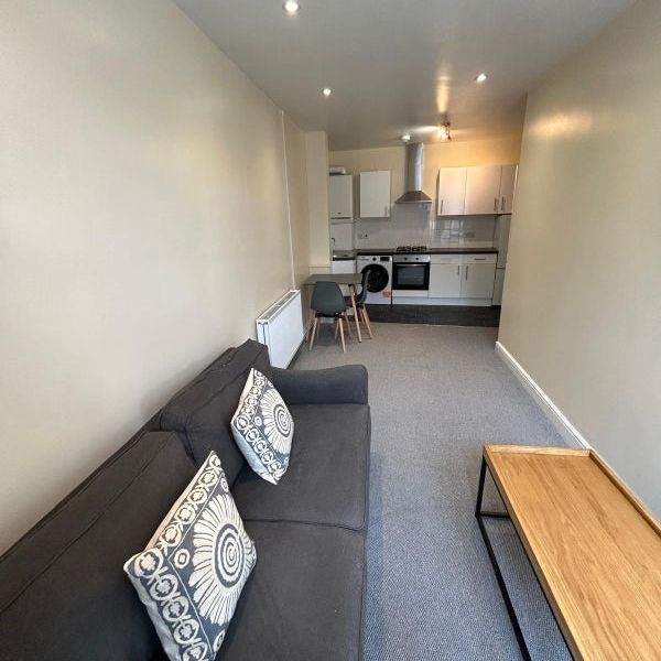 2 Bed Flat, North Woolwich Road, E16 - Photo 1