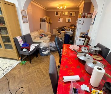 5 Bed Terraced House, North Circular Road, N13 - Photo 3