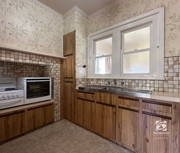 COMFORTABLE LIVING - Photo 2