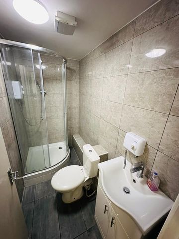 Room in a Shared House, Chaplin Road, HA0 - Photo 4