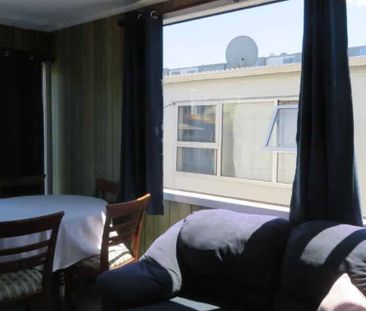 PETONE LIVING - Photo 2