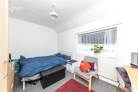 5 bedroom semi-detached house to rent - Photo 3